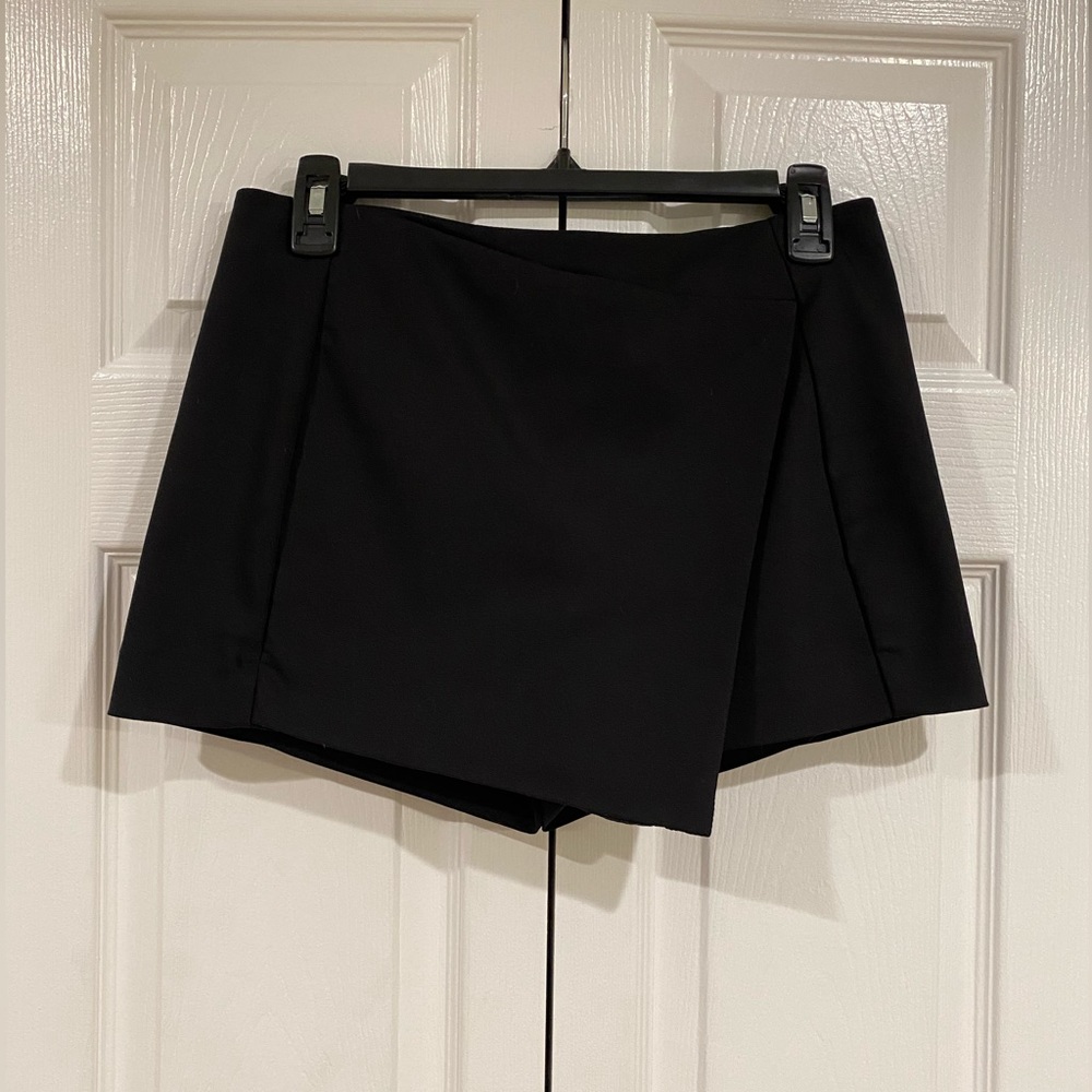 Express Black Envelope Skirt Size 4